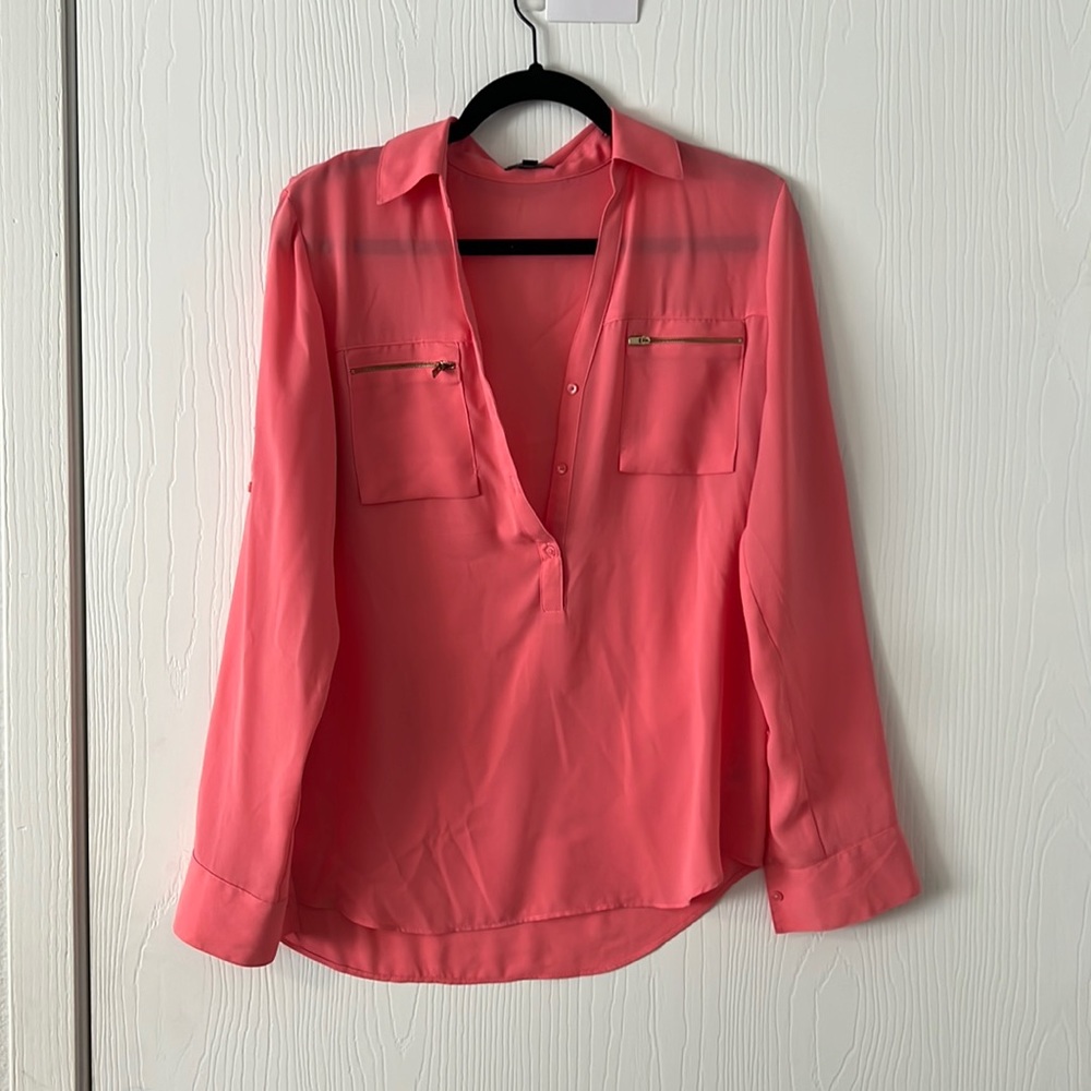 Coral half-button with zip pockets